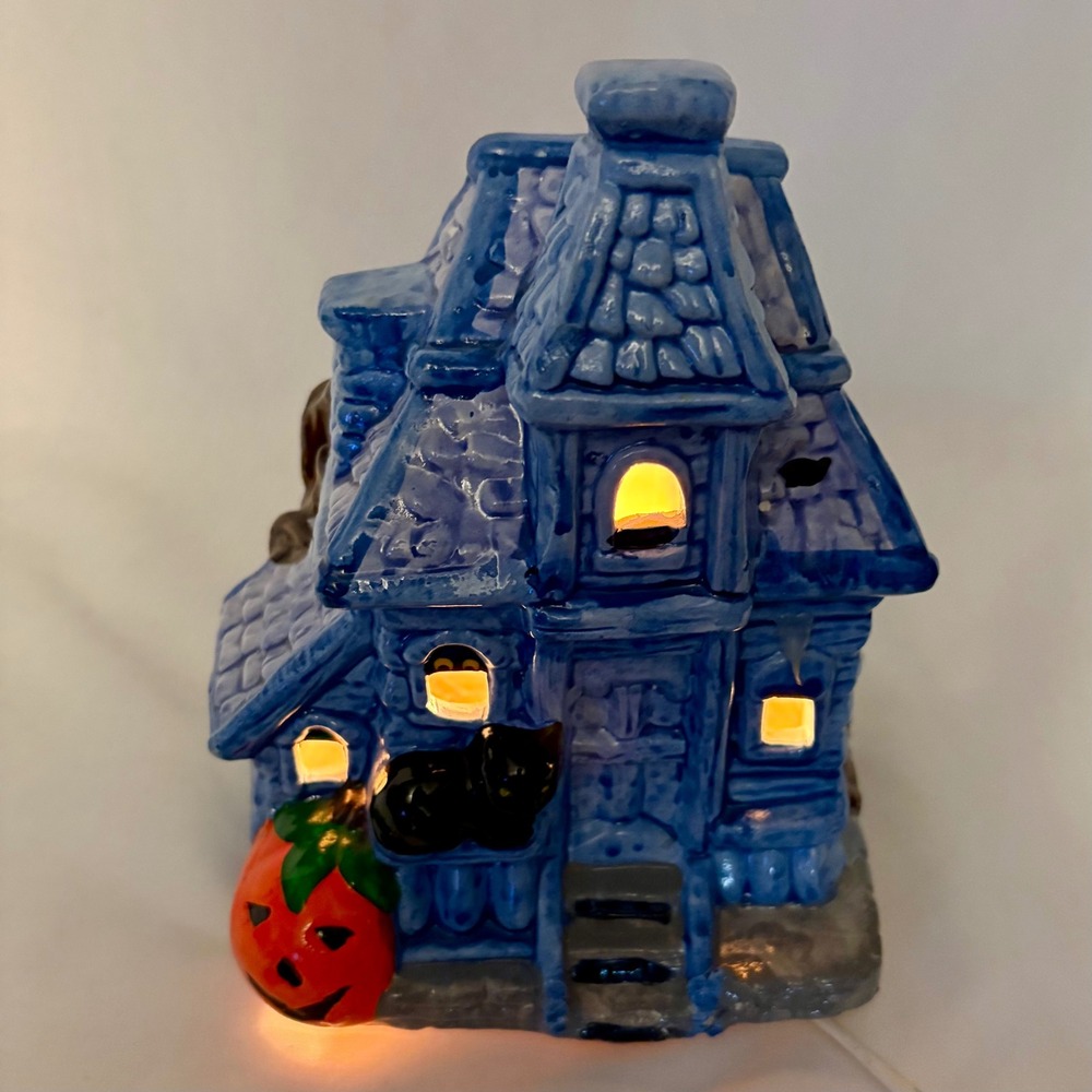 Vintage 1987 Casper Friendly Ghost Haunted House Ceramic Light Halloween Harvey